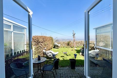2 bedroom semi-detached bungalow for sale, Highgate Grove, Bradford BD13