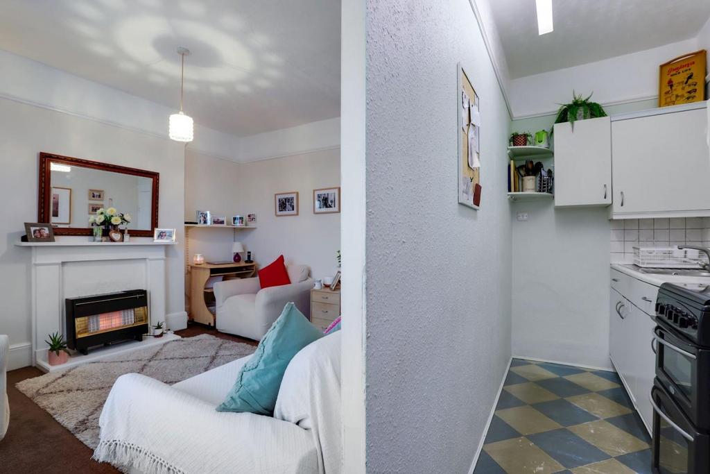 08-1ad2 JHProp Wpen - 9 Suffolk Road - 22-medium.jpg