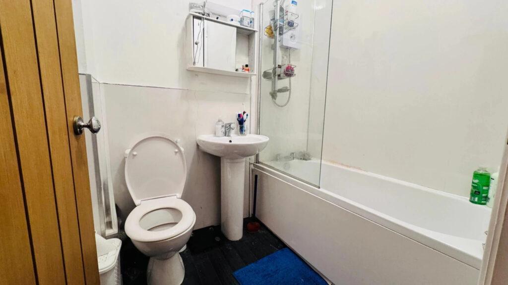Thurnham-Mews-Bathroom