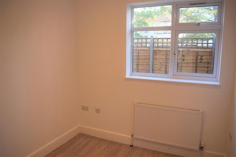 1 bedroom apartment for sale, Station Lane, Essex RM12