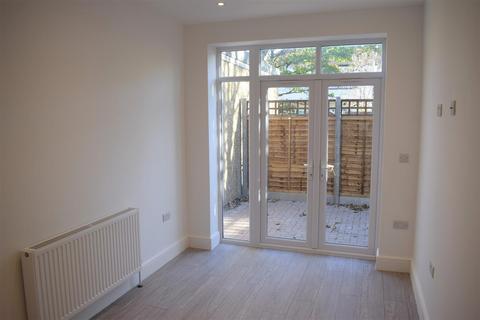 1 bedroom apartment for sale, Station Lane, Essex RM12