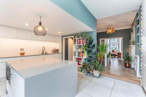 4 bedroom terraced house for sale, Dunford Road, Islington, N7