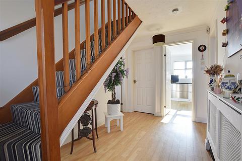 4 bedroom detached house for sale, De Moleyns Close, Bexhill-On-Sea