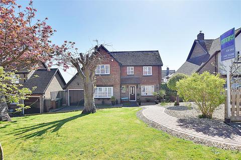 6 De Moleyns Close, Bexhill-on-sea, TN40 1UT