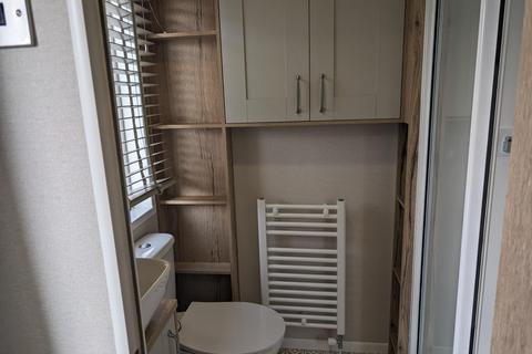 2 bedroom static caravan for sale, Stixwould Road, Woodhall Spa Lincolnshire