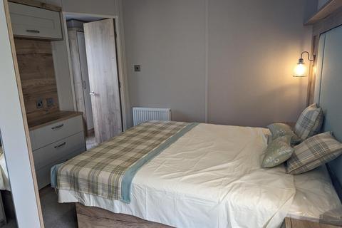 2 bedroom static caravan for sale, Stixwould Road, Woodhall Spa Lincolnshire