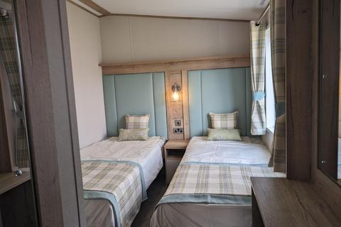 2 bedroom static caravan for sale, Stixwould Road, Woodhall Spa Lincolnshire
