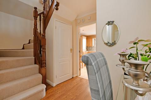 10 Bents Crescent, Dronfield, S18 2EY