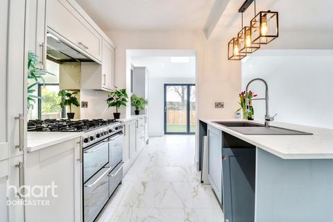 38 Greenfield Lane, Balby, Doncaster, DN4 0PT