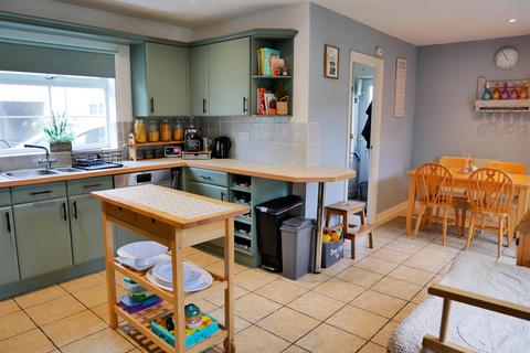 1 Bream Close, Calne, SN11 9UF