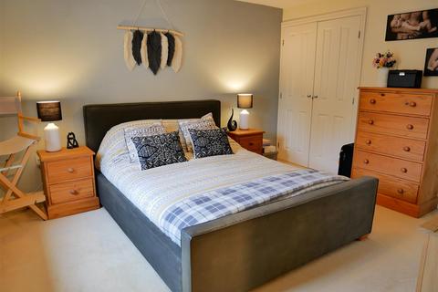 1 Bream Close, Calne, SN11 9UF