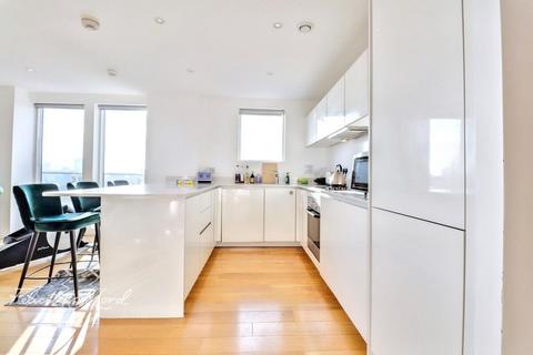 3 bedroom flat to rent, Seven Sea Gardens, LONDON