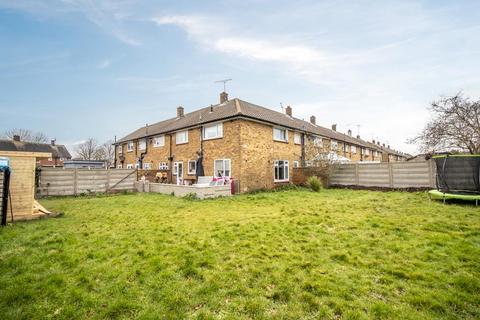 16 Bunters Avenue, Shoeburyness, Southend-on-sea, SS3 9NF