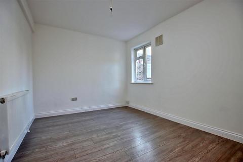 2 bedroom flat for sale, Shenley Road, Borehamwood