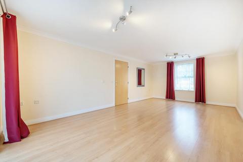 2 bedroom apartment to rent, Old College Road,  Newbury,  RG14