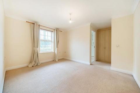 2 bedroom apartment to rent, Old College Road,  Newbury,  RG14