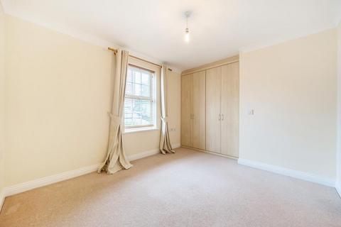 2 bedroom apartment to rent, Old College Road,  Newbury,  RG14