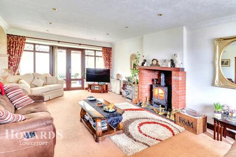 4 bedroom detached house for sale, Corton Long Lane, Corton