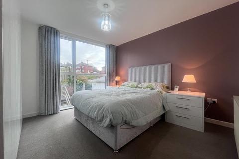 2 bedroom flat for sale, Woodacre Apartments, Denton Burn, Newcastle upon Tyne, NE15