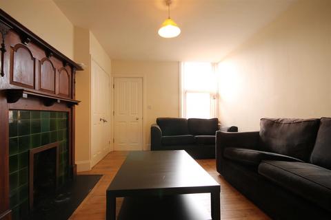 6 bedroom maisonette to rent, Holmwood Grove, Jesmond