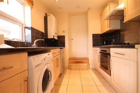 6 bedroom maisonette to rent, Holmwood Grove, Jesmond