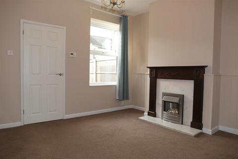 3 bedroom terraced house to rent, Meadow Cottages, Netherfield NG4