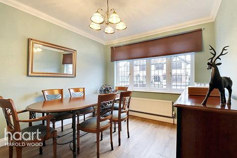 17 The Drive, Harold Wood, Romford, RM3 0DU