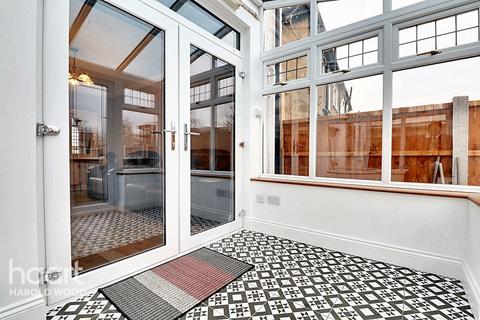 17 The Drive, Harold Wood, Romford, RM3 0DU