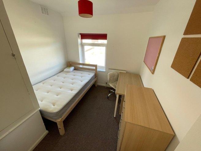 Hillside-avenue-ct2-8ha-964026