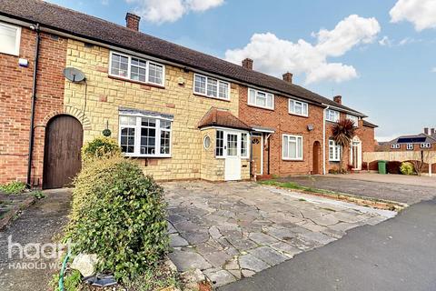 3 bedroom terraced house for sale, Bridgwater Road, Romford