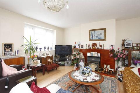 4 bedroom maisonette for sale, London E3