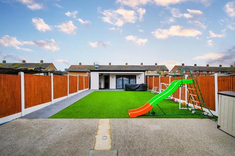22 Cripsey Avenue, Ongar, CM5 0AT