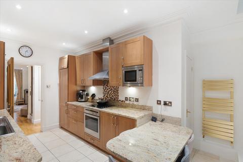 2 bedroom flat to rent, Farm Street, Mayfair, London, W1J