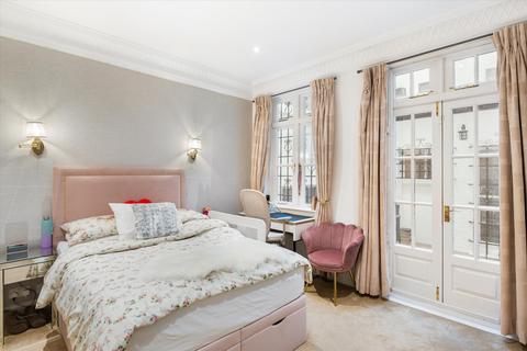 2 bedroom flat to rent, Farm Street, Mayfair, London, W1J