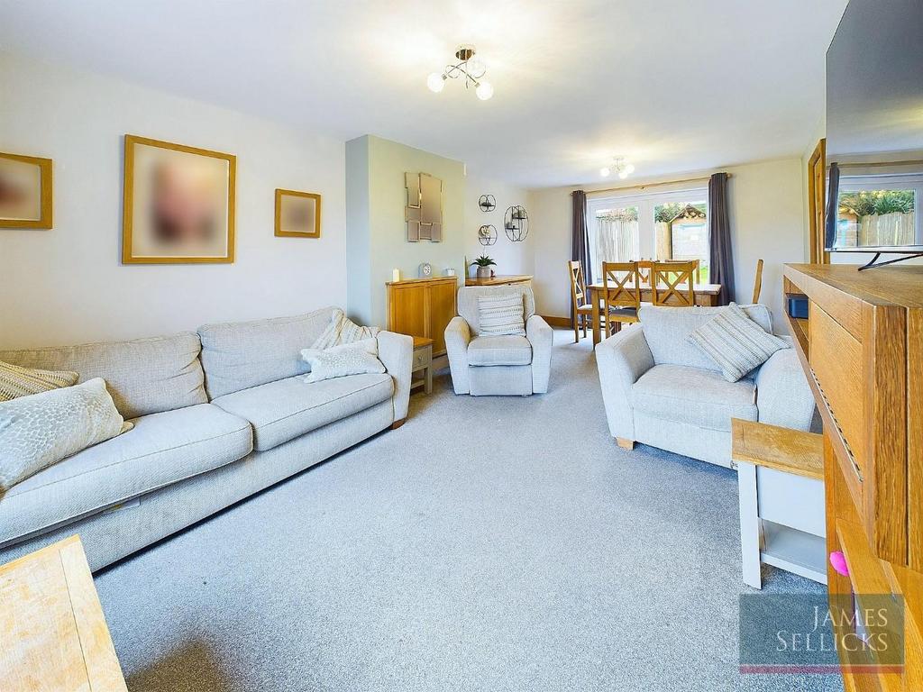 Through Lounge/Dining Room