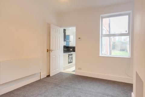 3 bedroom terraced house to rent, Knowles Road, Tredworth, Gloucester, GL1