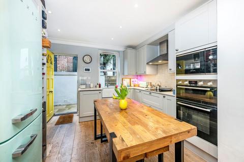 2 bedroom flat for sale, Homestead Road, London SW6