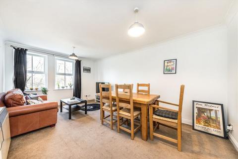 2 bedroom flat to rent, Cadogan Terrace, London E9