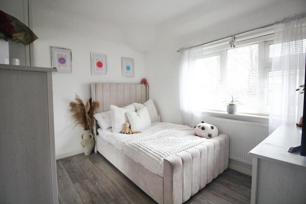 Second bedroom.jpg