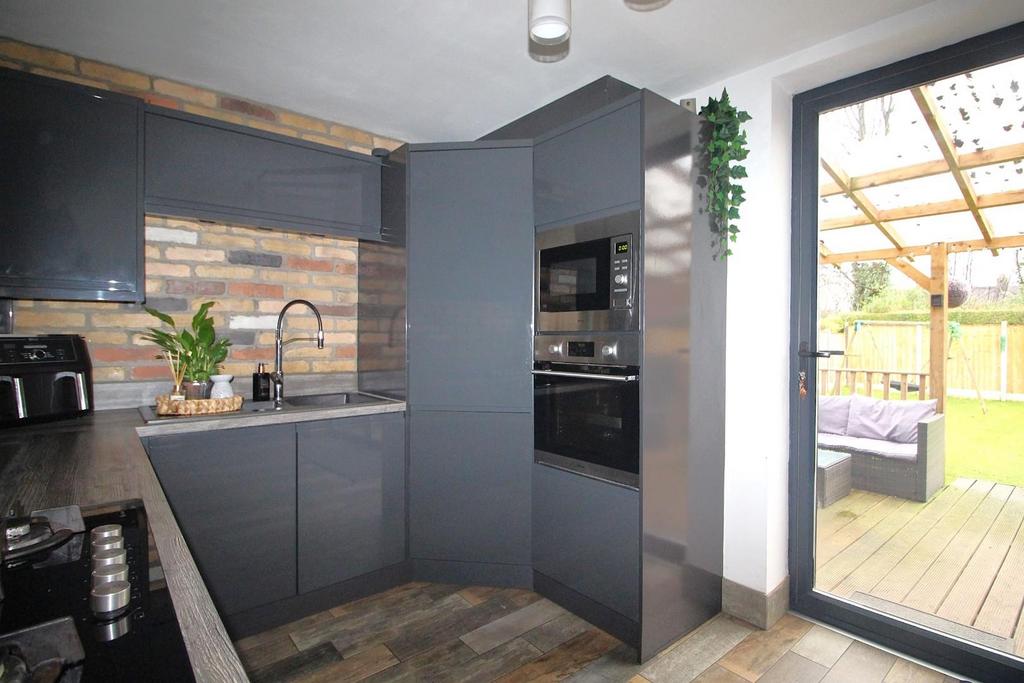 Kitchen 4 .jpg
