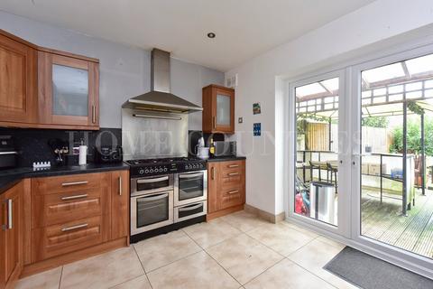 5 bedroom semi-detached house for sale, Westbrook Square, Barnet, EN4