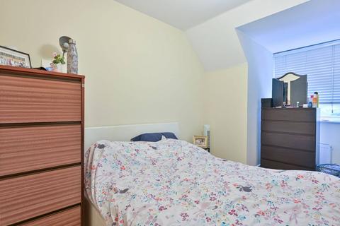 2 bedroom flat for sale, Maybury Road, Woking, GU21