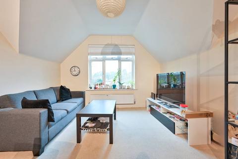 2 bedroom flat for sale, Maybury Road, Woking, GU21