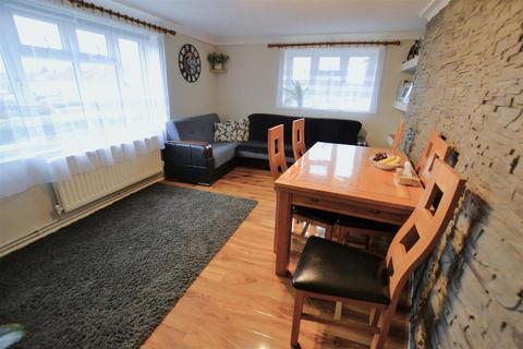 3 bedroom flat for sale, Cornerfield, Hatfield