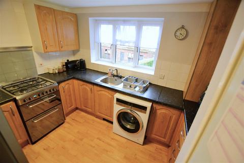 3 bedroom flat for sale, Cornerfield, Hatfield