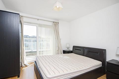 3 bedroom flat to rent, Amiot House, Colindale, London, NW9