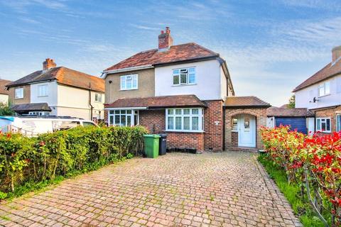 3 bedroom semi-detached house to rent, Woodlands Road, Guildford