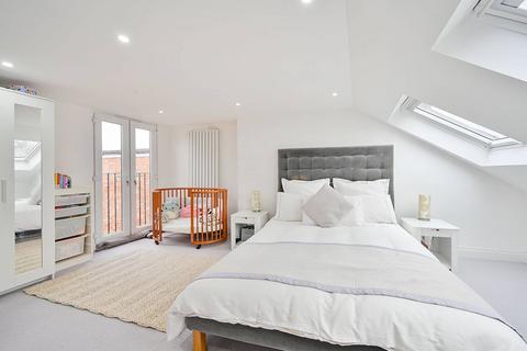 Flat B, 49 Hereford Road, London, W3 9JW