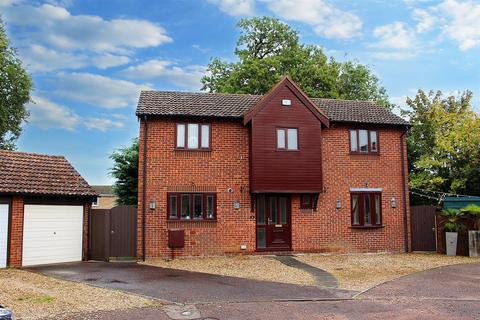 4 bedroom detached house to rent, All Saints Road, Norwich NR14