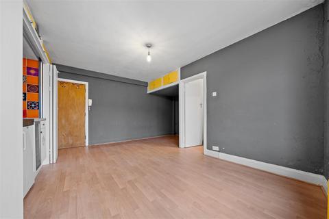 Studio for sale, High Street, Guildford